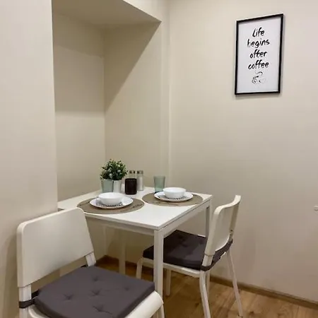 Cozy Near Center Апартаменты *