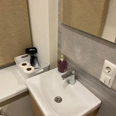 Apartment Cozy Near Center *